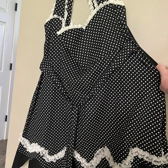 Adorable custom goth lolita apron dress with unique hem bear pockets - Picture 8 of 16